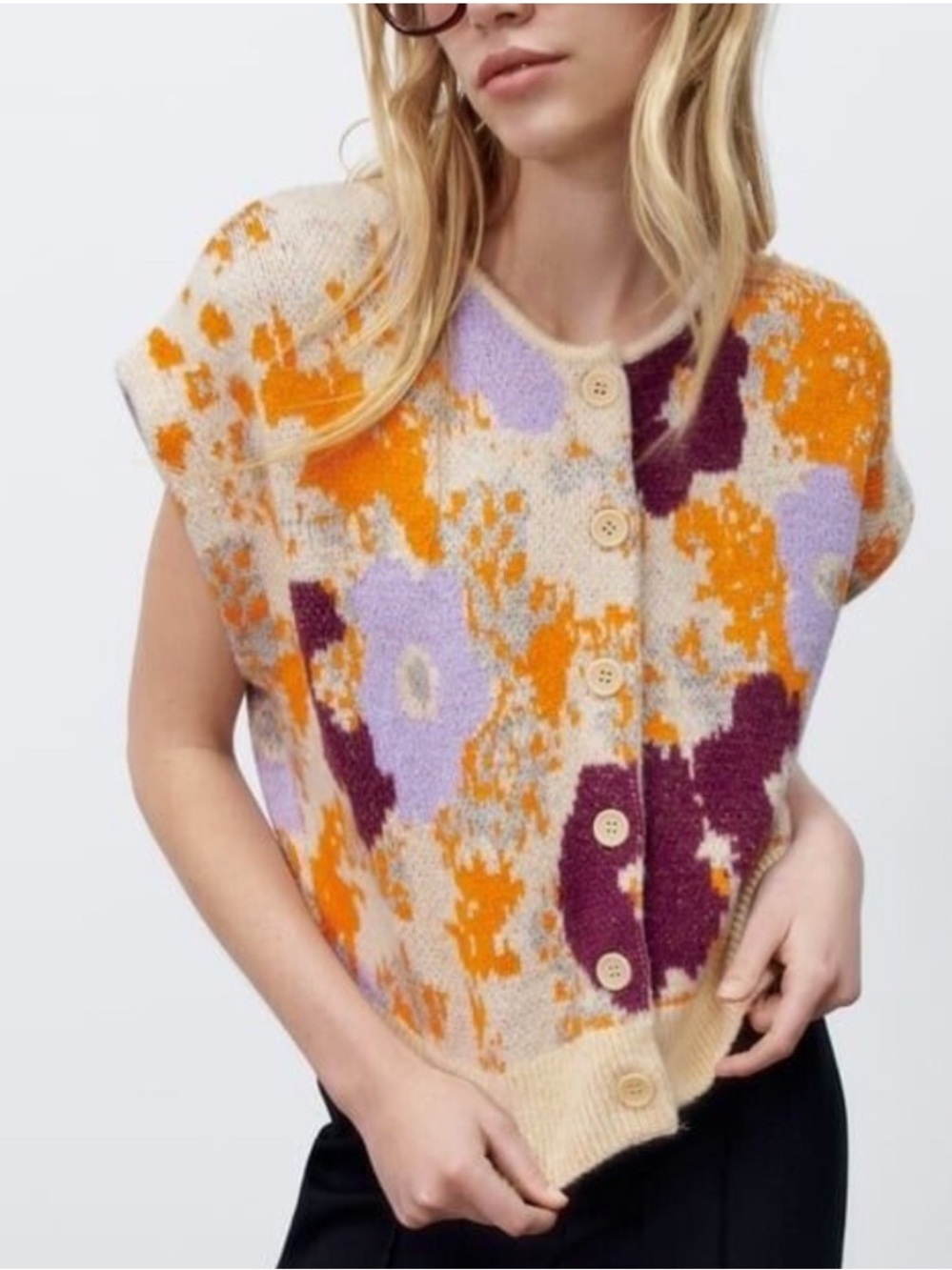 NWT ZARA FLORAL
JACQUARD KNIT VEST MULTICOLORED M